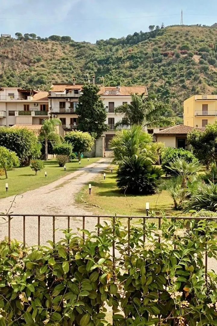 Villa Lodato Capo dʼOrlando